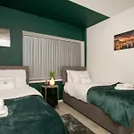 3 Bed Perfect For Contractors! Long Term Discount!
