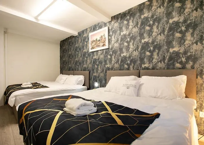 3 Bed Perfect For Contractors! Long Term Discount!