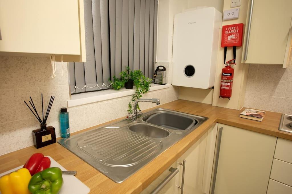 3 Bed Perfect For Contractors! Long Term Discount! Holiday home