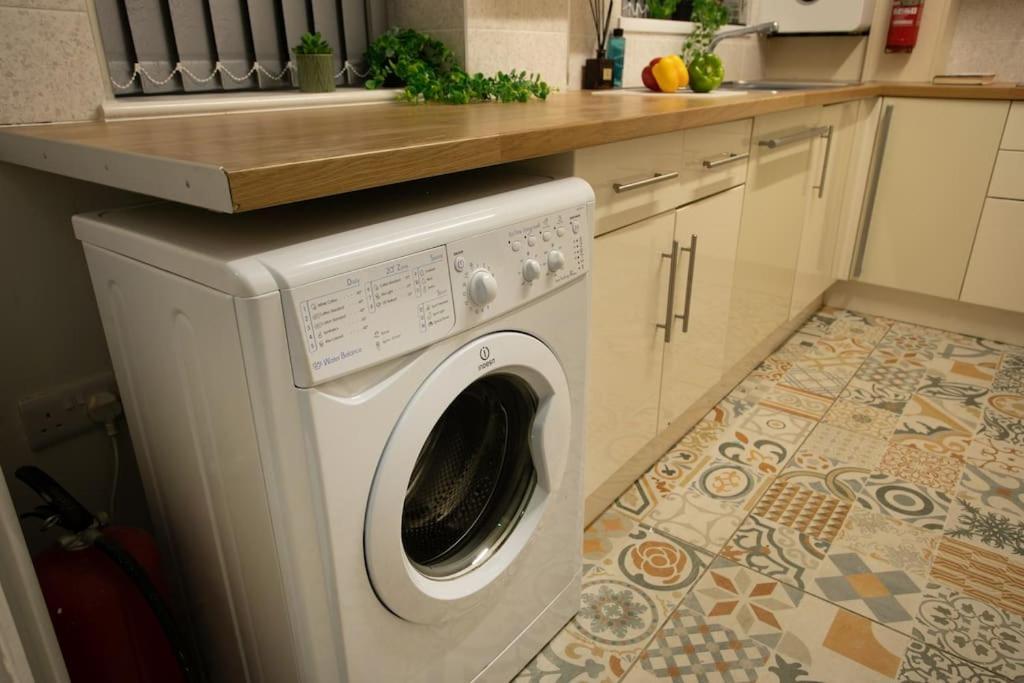 3 Bed Perfect For Contractors! Long Term Discount! Holiday home *
